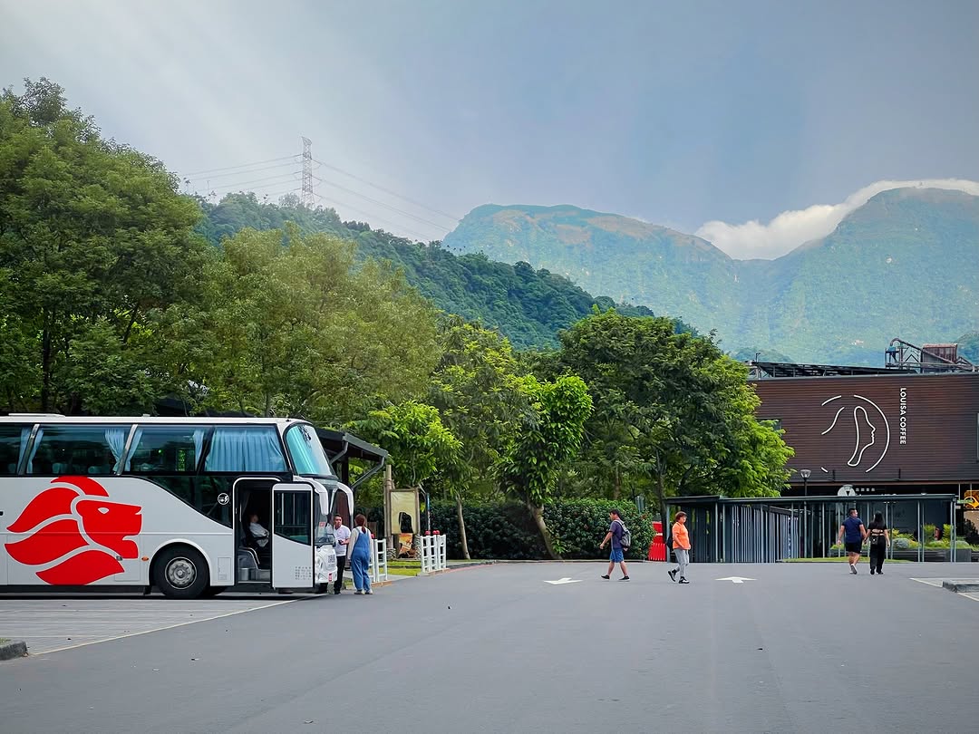 아리산 in 부산 & 대구 로드쇼 이벤트!  이 4단계만 완료하면 아리산 전용 기념품을 드립니다!1️⃣ QR코드 스...
