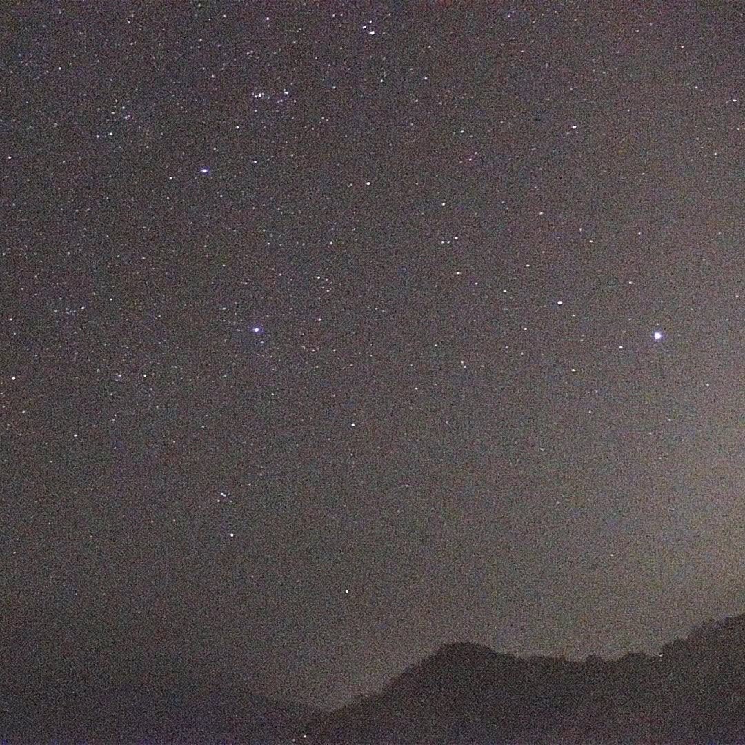 上個周末大家有追星去嗎？整個台灣不曉得有幾場演出～眾星雲集星期一上班日回放即時影像看另一種星阿里山的星空真的好閃亮阿～～～-#追星...