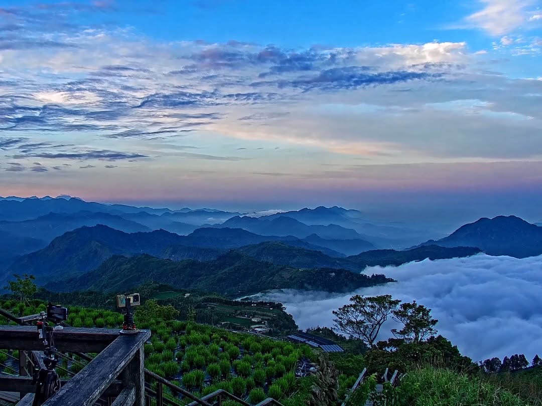 出奇不意的驚喜！一打開即時影像，雲海就這樣出現了——夜裡、清晨、下午，它來了又來，美得毫無預警 二延平步道 Eryanping T...